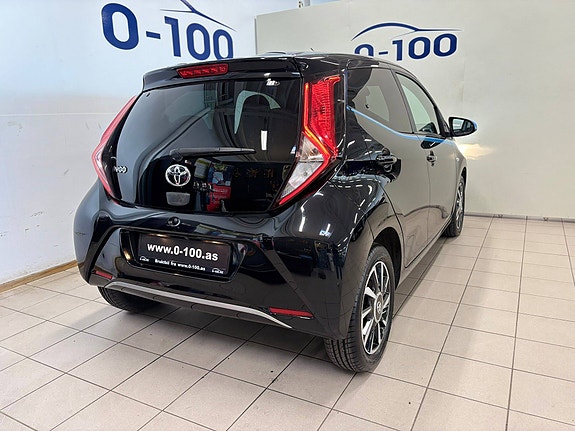 Toyota Aygo 11 of 30