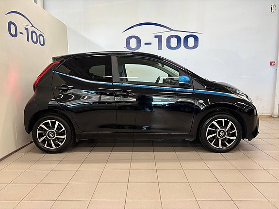 Toyota Aygo 5 of 30