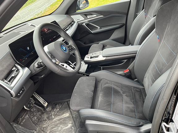 BMW iX2 5 of 10