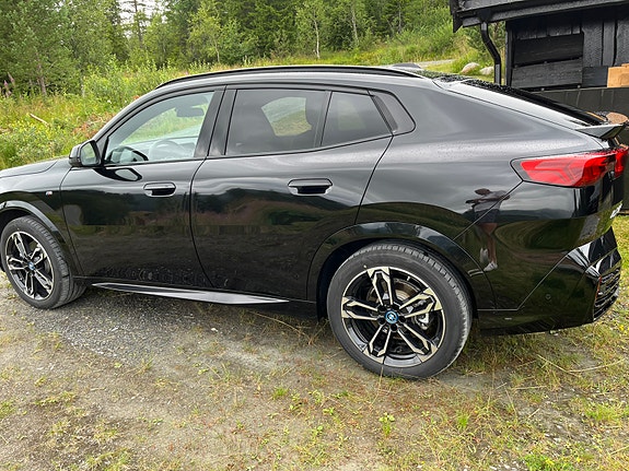 BMW iX2 4 of 10