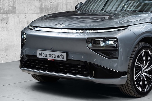 XPeng G9 10 of 30