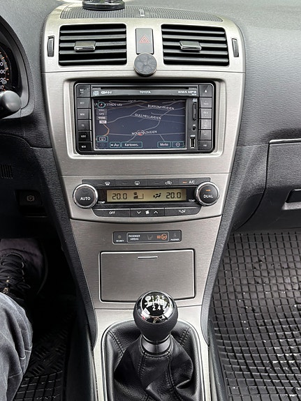 Toyota Avensis 20 of 30