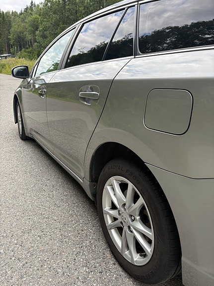 Toyota Avensis 9 of 30