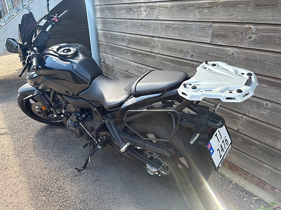 Yamaha MT-07 3 of 9