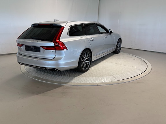 Volvo V90 3 of 30