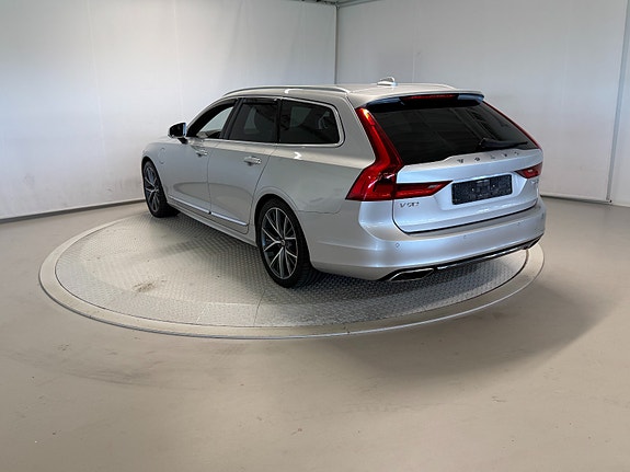 Volvo V90 4 of 30