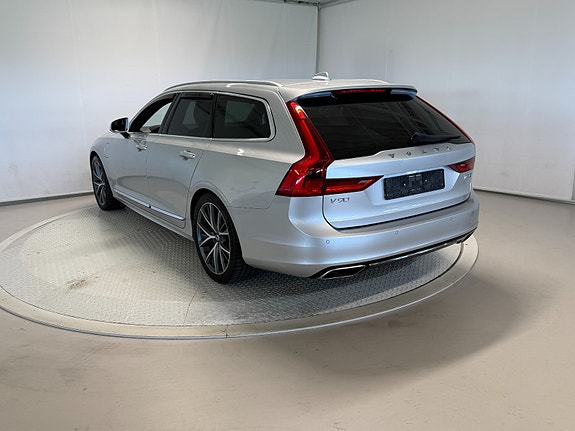 Volvo V90 16 of 30