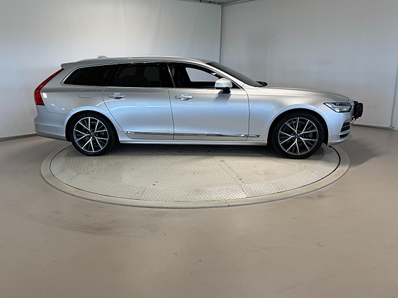 Volvo V90 13 of 30