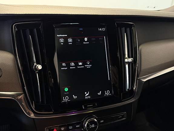 Volvo V90 26 of 30