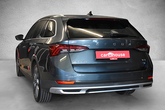 Skoda Octavia Scout 4 of 30