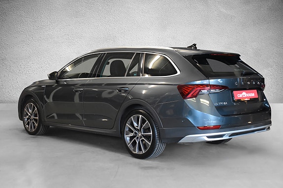 Skoda Octavia Scout 7 of 30