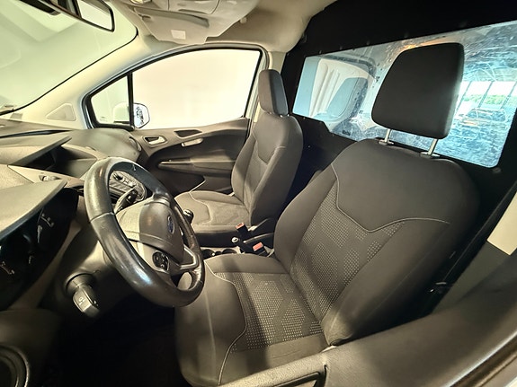 Ford Transit Courier 6 of 30