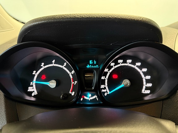 Ford Transit Courier 20 of 30