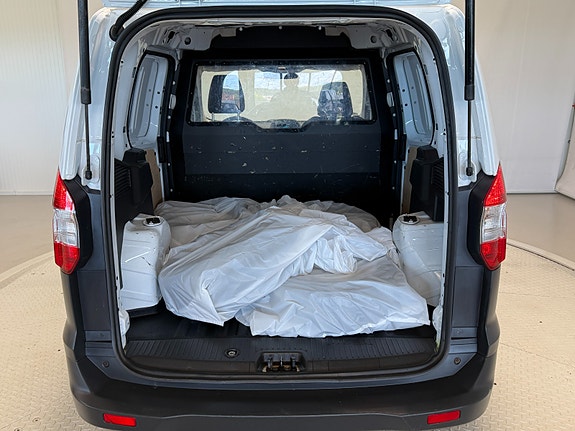 Ford Transit Courier 15 of 30