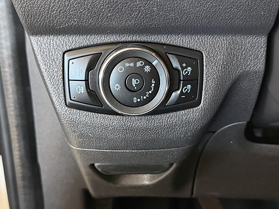 Ford Transit Courier 22 of 30