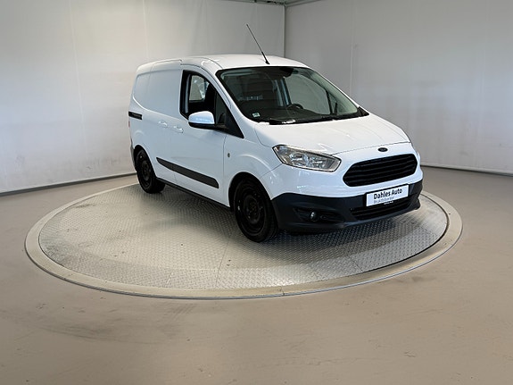 Ford Transit Courier 2 of 30