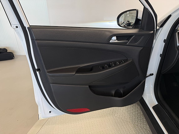 Hyundai Tucson 30 of 30