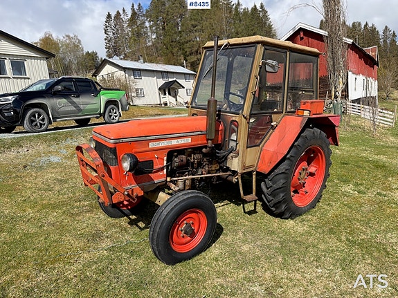 Zetor 1977 4718 2x4 Traktor 2 of 30