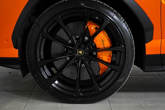Lamborghini Urus 12 of 30