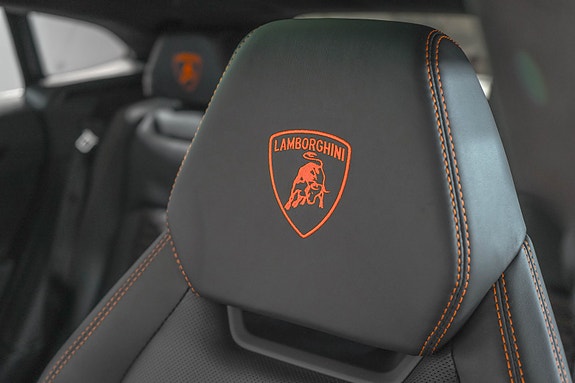 Lamborghini Urus 23 of 30