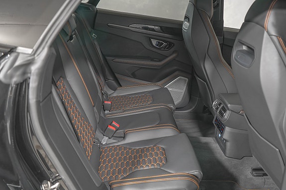 Lamborghini Urus 17 of 30