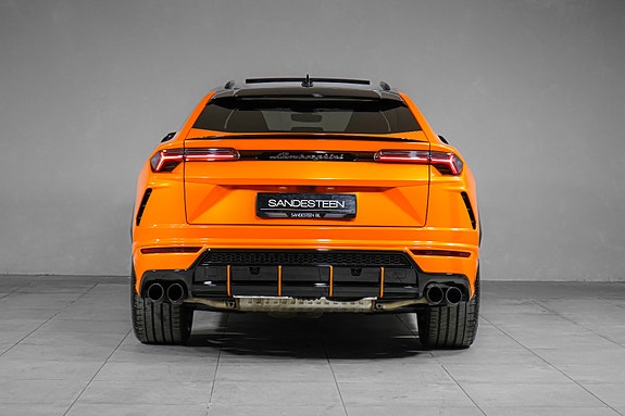 Lamborghini Urus 6 of 30