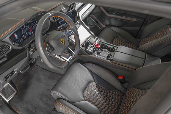 Lamborghini Urus 24 of 30