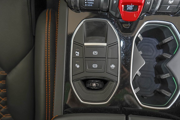 Lamborghini Urus 30 of 30