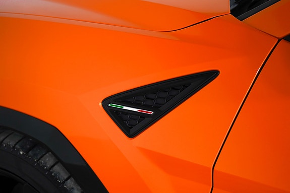 Lamborghini Urus 10 of 30