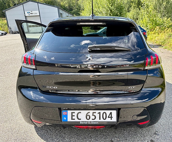 Peugeot 208 3 of 20