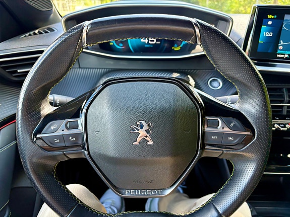 Peugeot 208 12 of 20
