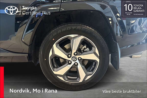 Toyota RAV4 Plug-in Hybrid 8 of 22
