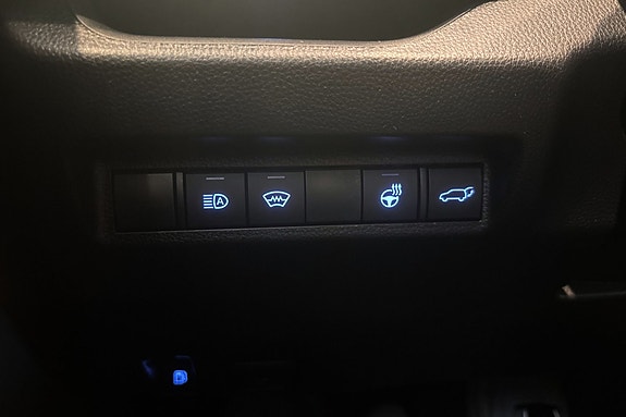 Toyota RAV4 Plug-in Hybrid 19 of 22
