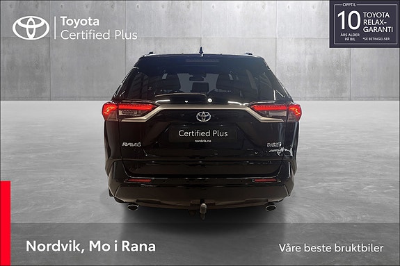 Toyota RAV4 Plug-in Hybrid 4 of 22