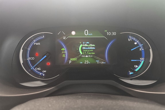 Toyota RAV4 Plug-in Hybrid 14 of 22