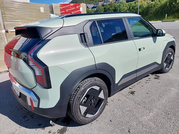 Kia EV3 4 of 7