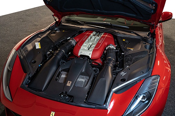 Ferrari 812 Superfast 20 of 30