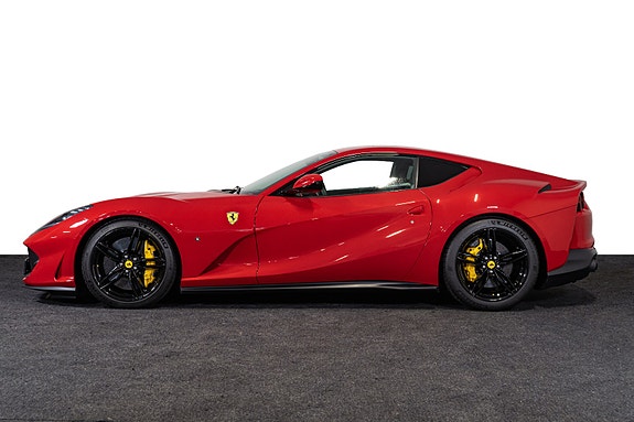 Ferrari 812 Superfast 2 of 30