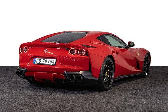 Ferrari 812 Superfast 5 of 30