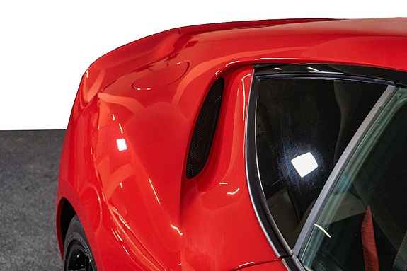 Ferrari 812 Superfast 9 of 30