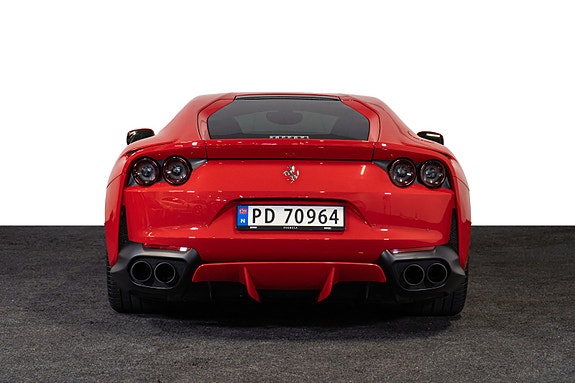 Ferrari 812 Superfast 21 of 30