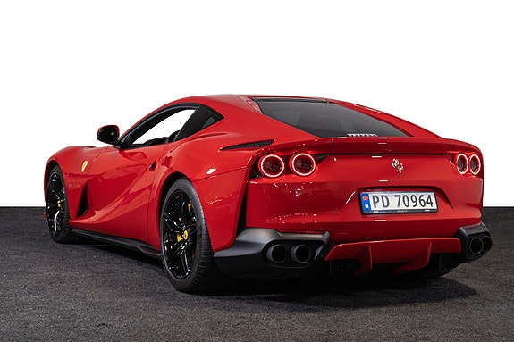 Ferrari 812 Superfast 16 of 30