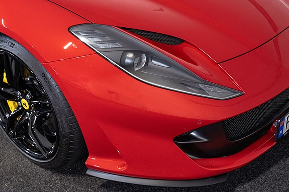 Ferrari 812 Superfast 15 of 30