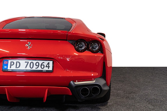 Ferrari 812 Superfast 17 of 30