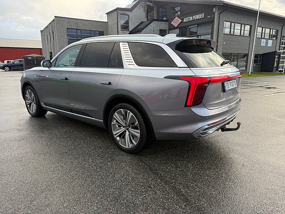 Hongqi E-HS9 5 of 30