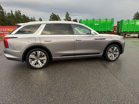 Hongqi E-HS9 9 of 30