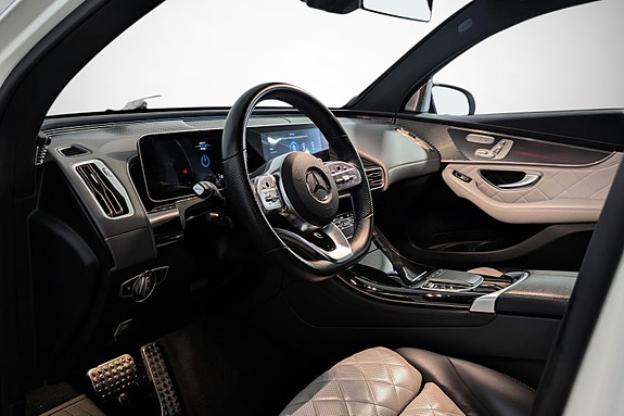 Mercedes-Benz EQC400 13 of 26