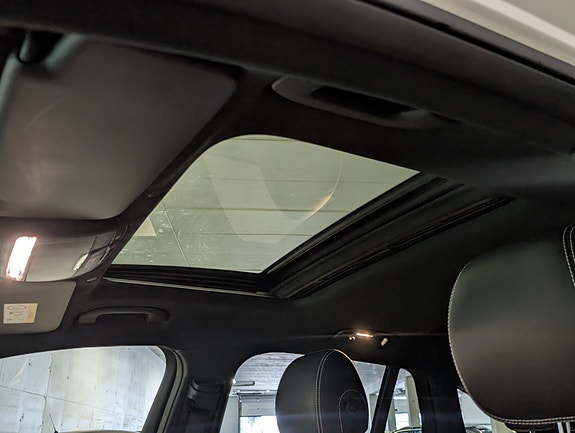 Mercedes-Benz EQC400 12 of 26