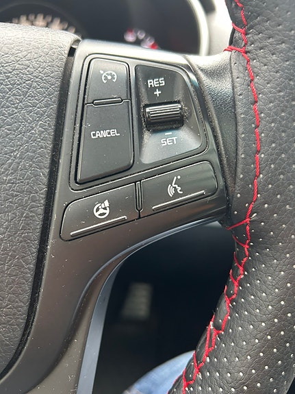 Kia Sorento 4 of 30
