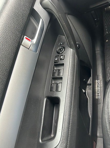 Kia Sorento 6 of 30
